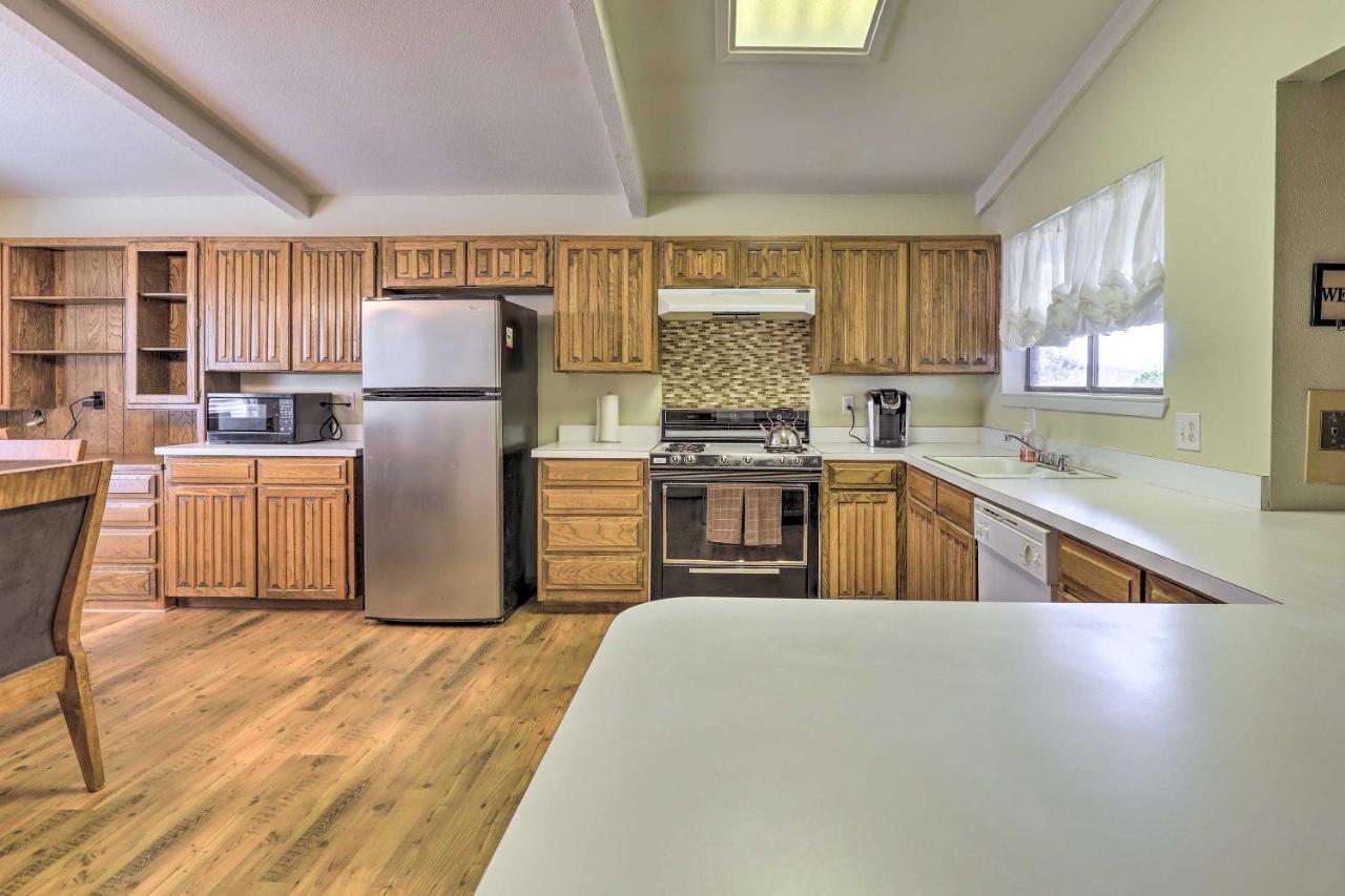 Granbury Getaway With Lake Views 2 Mi To Downtown! Exterior photo