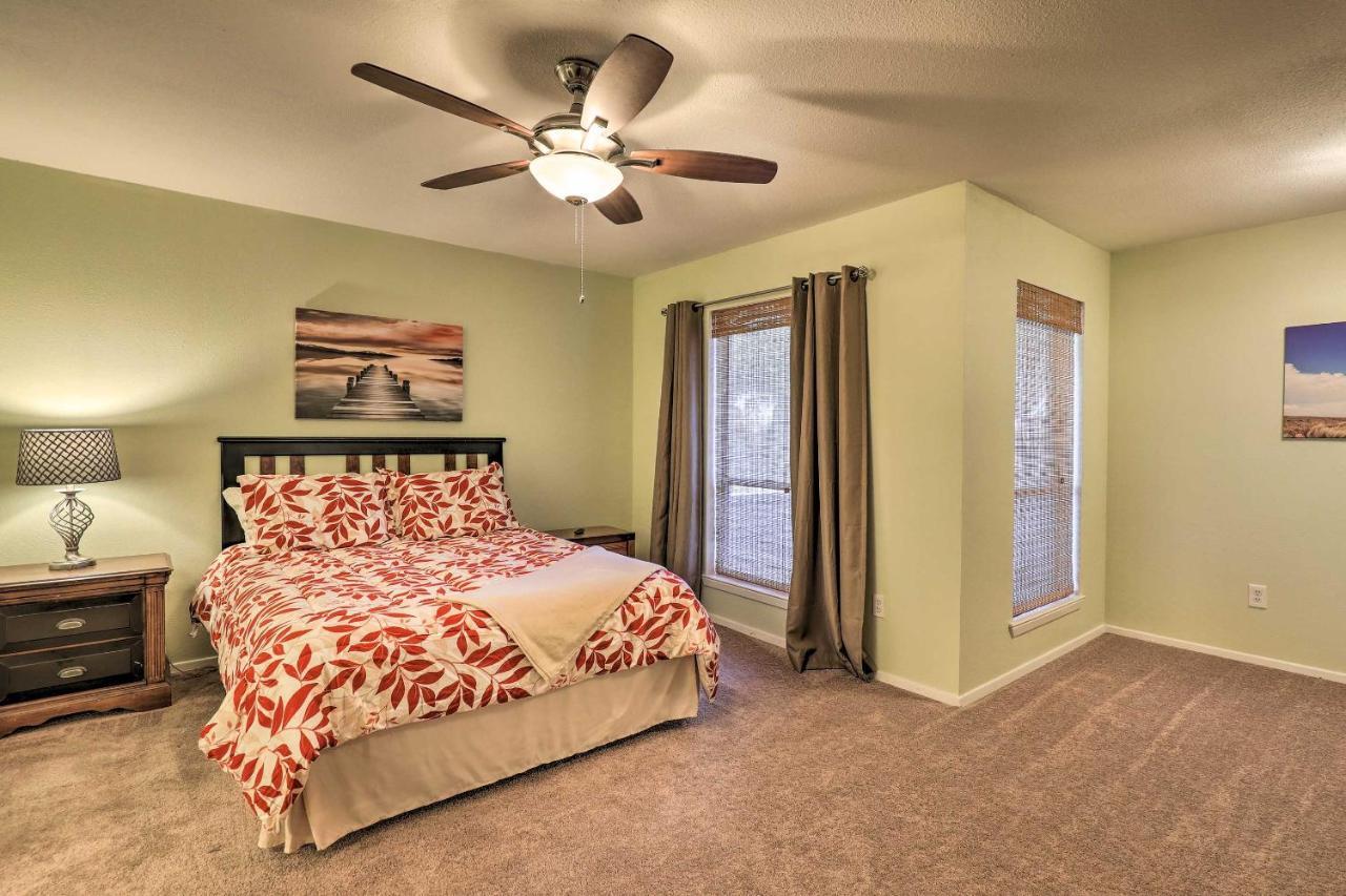 Granbury Getaway With Lake Views 2 Mi To Downtown! Exterior photo