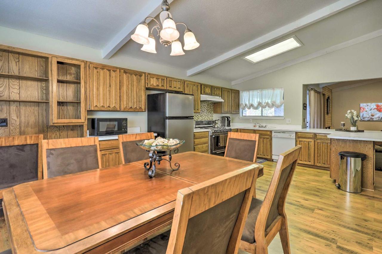 Granbury Getaway With Lake Views 2 Mi To Downtown! Exterior photo