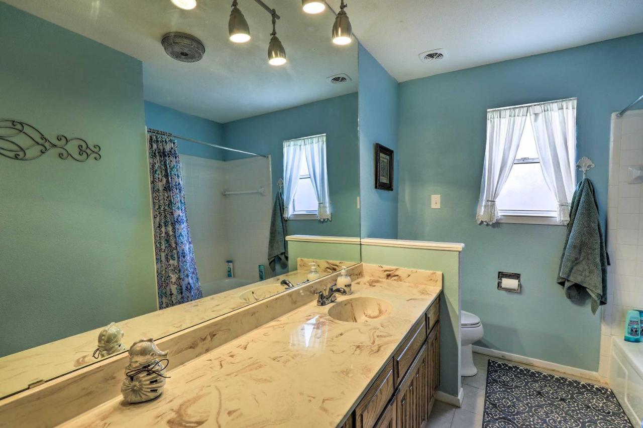 Granbury Getaway With Lake Views 2 Mi To Downtown! Exterior photo
